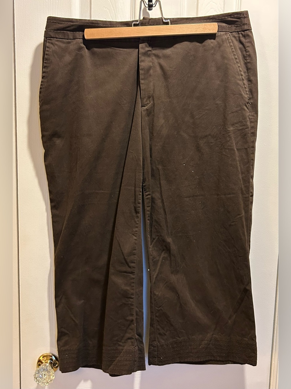 Women’s Croft & Barrow Brown Capri Pants with cuff detail - size 26W